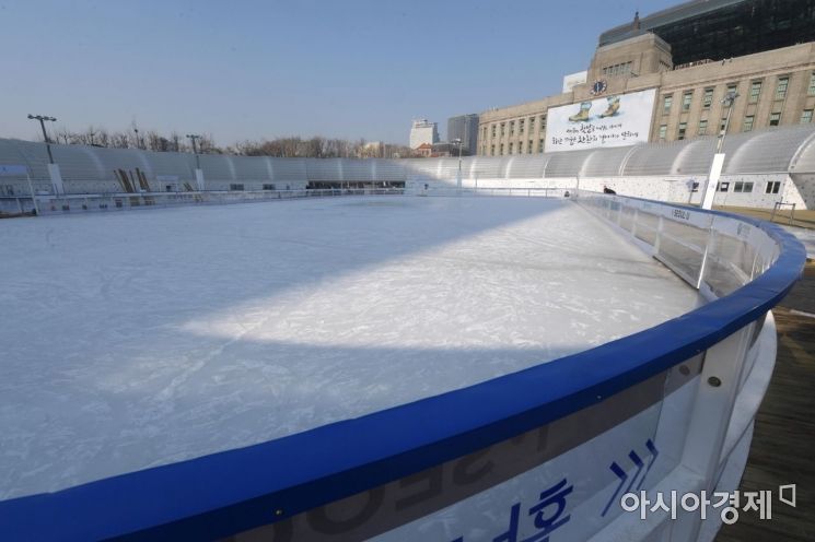 [포토]텅 빈 스케이트장