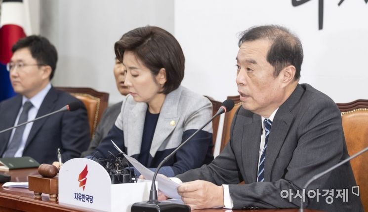 [포토] 발언하는 김병준 한국당 비대위원장