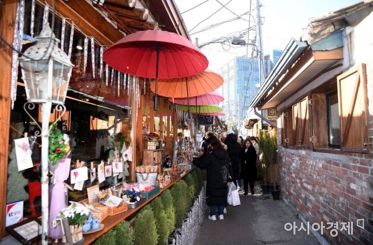 익선동 모습. 사진은 기사의 내용과 직접 관련 없음. 김현민 기자