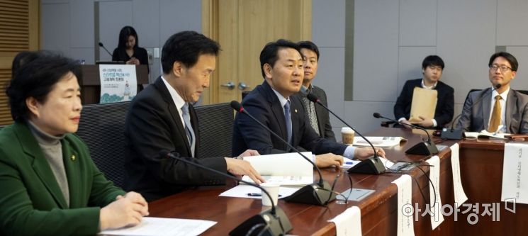 [포토] 인사말하는 김관영 원내대표