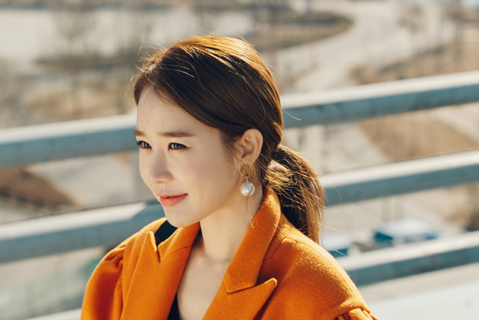 밝은 표정을 짓는 유인나. 사진=tvN 제공