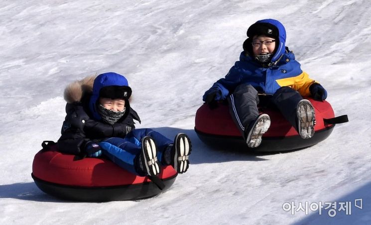 [포토] 눈썰매가 있어 즐거운 겨울