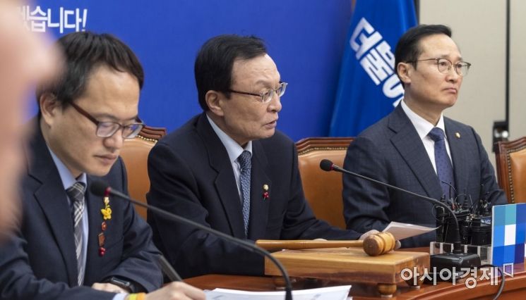 [포토] 모두 발언하는 이해찬 대표