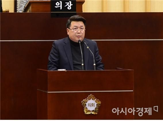 김영선 광주 서구의회 의원이 제269회 임시회 2차 본회의에서 5분 발언을 하고 있다.
