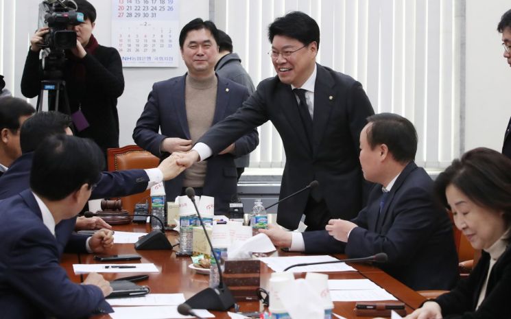 정개특위, 민주당 선거제도 개혁안 놓고 與野 ‘설전’