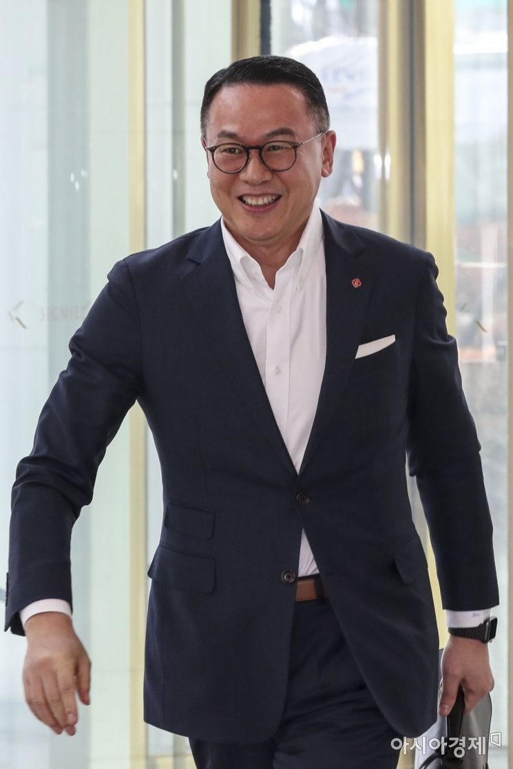 [포토] 이동우 롯데하이마트 대표, 롯데 사장단 회의 참