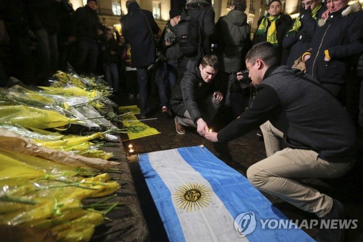 살라 무사귀환 기원하는 낭트 팬들 / 사진=연합뉴스