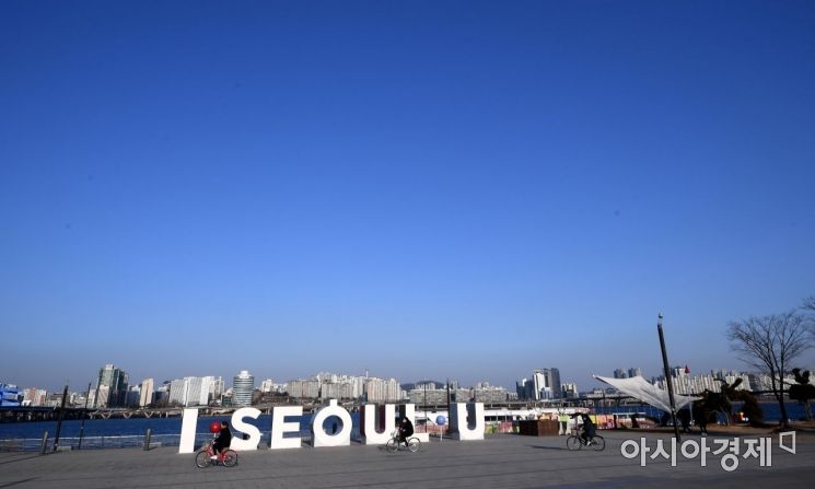 [포토] 미세먼지 '보통' 수준 회복한 서울 하늘