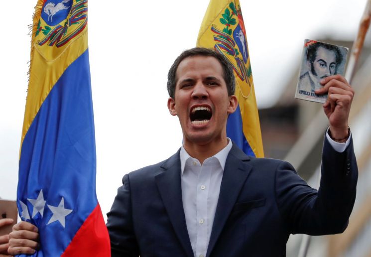 [포토]'마두로 퇴진' 베네수엘라 대규모 집회…친정부 세력도 '맞불'