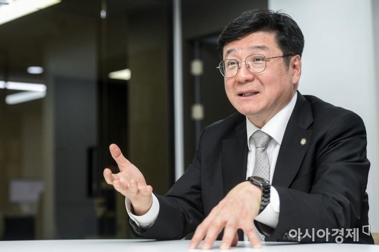 [아시아초대석]"'사법농단' 법원개혁의 적기, 변협도 견제 할 것"