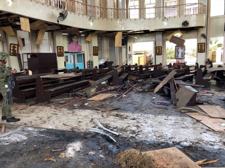 필리핀 남부 성당서 연쇄 폭발…사망자 27명으로 늘어 