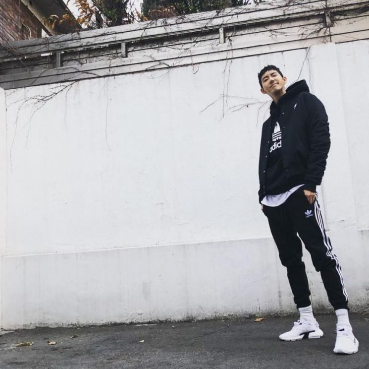 ‘요즘애들’ 광희, 모델 뺨치는 포즈에 시크한 눈빛까지…“형 멋져요”