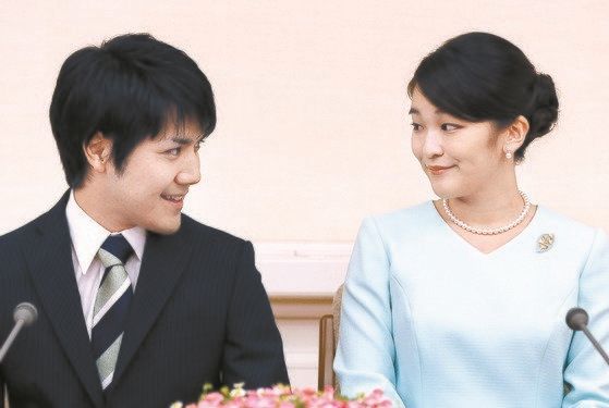 공주 약혼자 4천만원 '빚투'도 못 갚는 일본 왕실, 이유는?