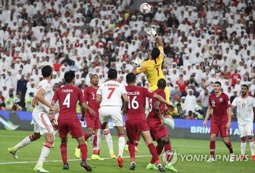 카타르, 아랍에미리트에 4-0 완승…일본과 결승전