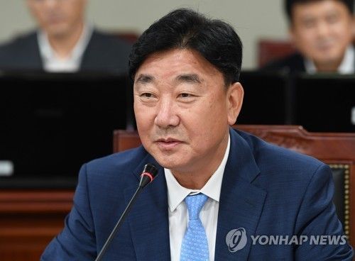 김석진 방통위 부위원장 "정치적 이해 떠나 공적책무 다할 것"