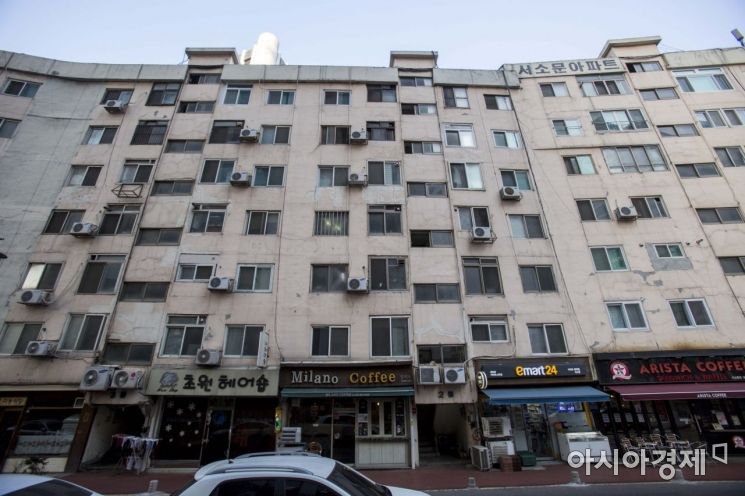 [하루만보]우리 근현대사를 한숨에 느끼는 길…충정로역