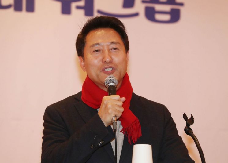 박근혜·이명박 석방, 한국당 전대 변수되나...후보들 T·K 민심잡기