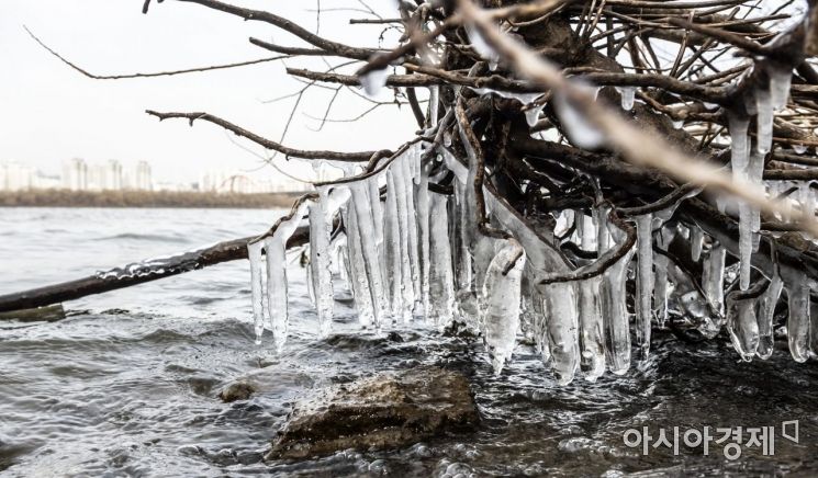 [포토] 칼바람이 매서운 한강