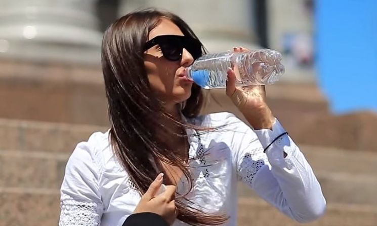 [과학을읽다]유럽서 물처럼 마시는 '탄산수'가 나쁘다고?