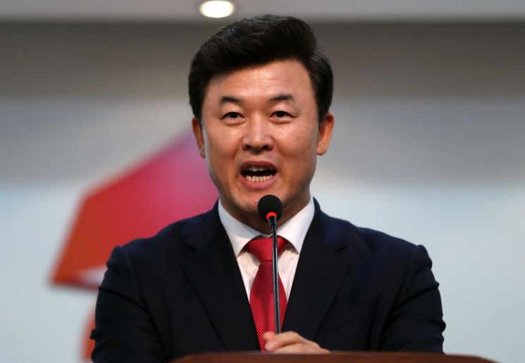한국당 “민주당이 하면 착한적폐·착한청탁인가…‘내로남불’ 중단해야”