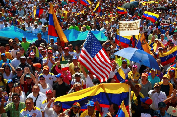 교황 "베네수엘라 두 대통령 사태 중재 의사 있어" 거듭 밝혀 