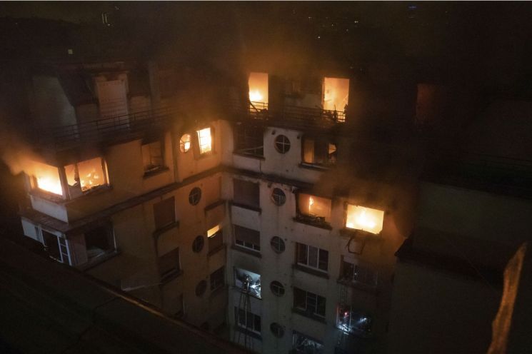 佛 파리 부촌서 방화 추정 화재…10명 사망·30명 부상(종합)