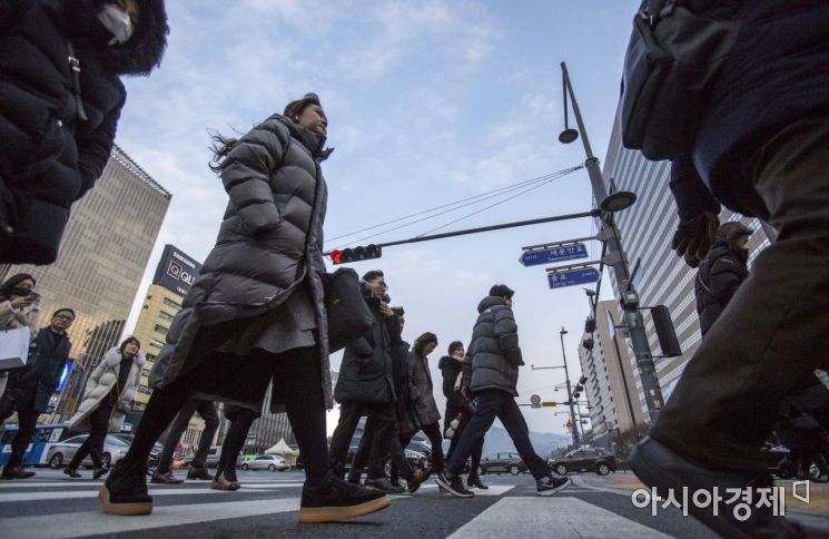 [포토]출근길 나선 직장인들