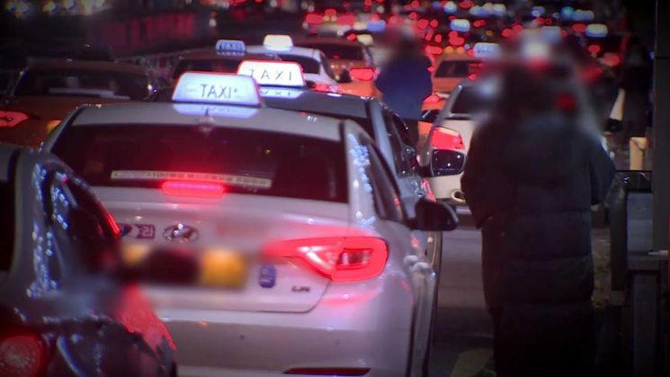 '1인당 80만원' 법인 택시기사 지원 시작…"이달 말부터"