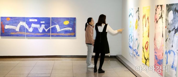 ‘한국적 자연, 교육가족과 만난다’ 신호재 작가 초대전 개막