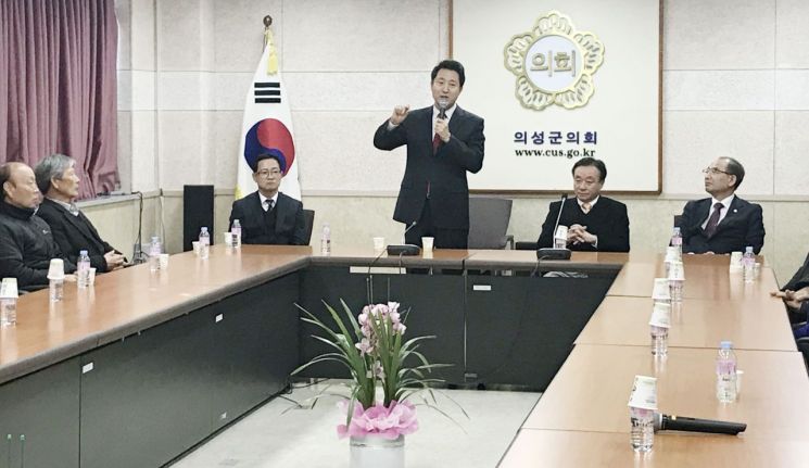 오세훈 "한국당, 다시 친박 논쟁…이게 황교안의 한계" 