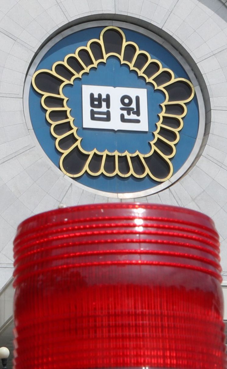 '160억원대 탈세' 클럽 아레나 실소유주·바지사장, 구속영장 심사 출석