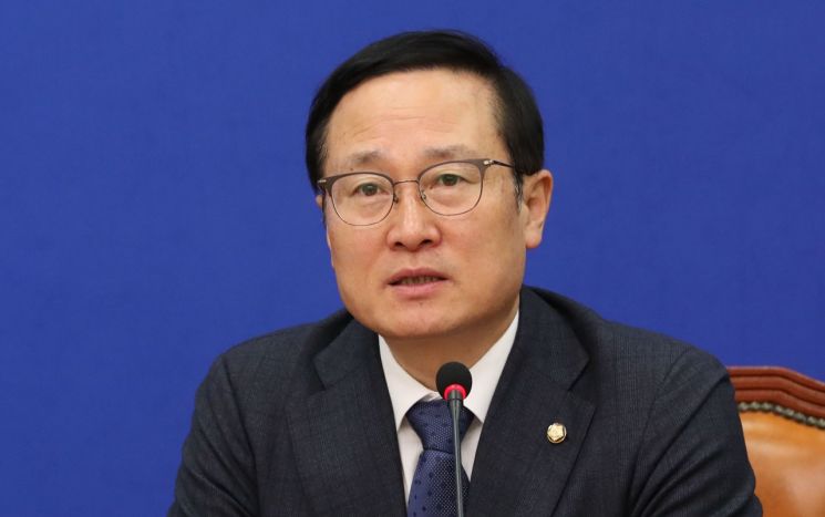 홍영표 "한국당, 5·18 망언 의원 출당해야… 국민적 퇴출 운동 전개"