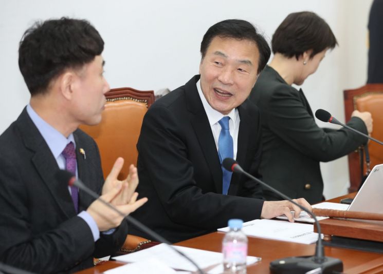 손학규 “한국당 의원들, 5·18 ‘망언’…국회 윤리위 통해 징계해야”