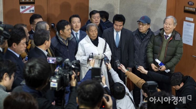 [포토] 자유한국당 규탄하는 5.18 단체