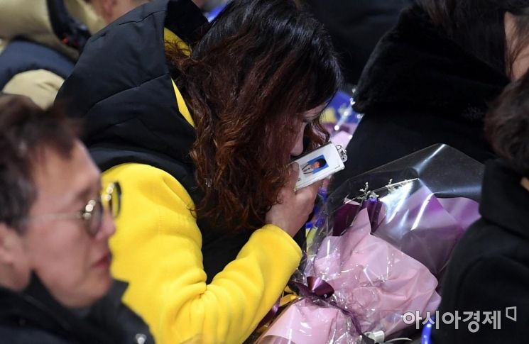 "축하도, 박수도 없었던" … 세상에서 가장 슬픈 졸업식