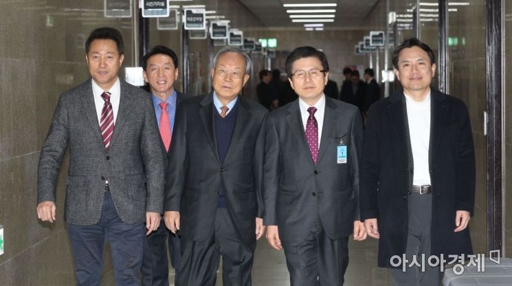 [포토] 회의 참석하는 자유한국당 전대 후보들