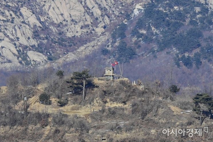 [포토] 고성 GP에서 바라본 북한군 초소