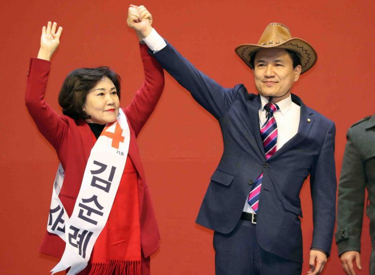 여권 '정치대반격' 배경엔 '50-40' 지지율 안전판