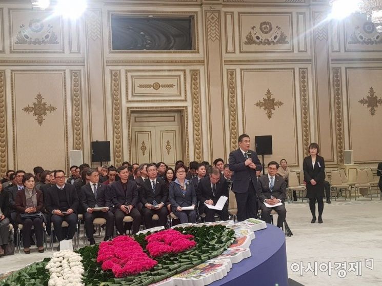 최저임금 충격 호소한 소상공인…文 "최저임금 부담, 미안하고 안타까워"(종합)