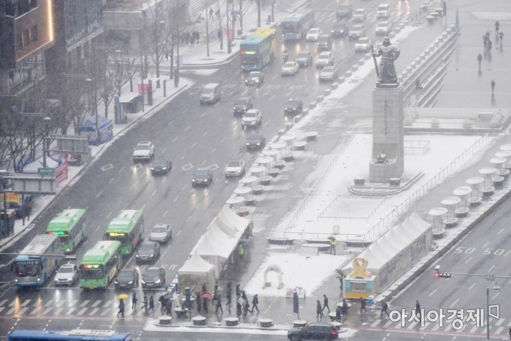 [포토]눈 내리는 출근길