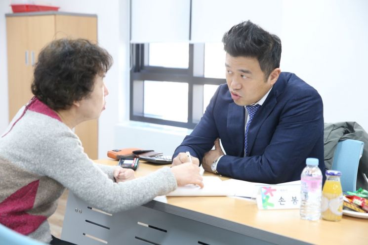  공시가격 급등 걱정 해소...서초구 '찾아가는 세무설명회' 주민열기 후끈