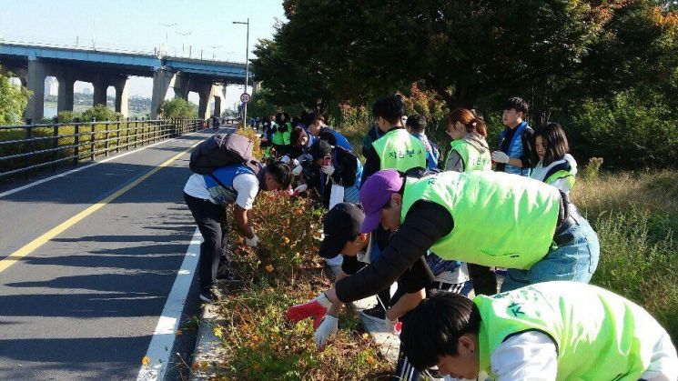 한강 주변 정화