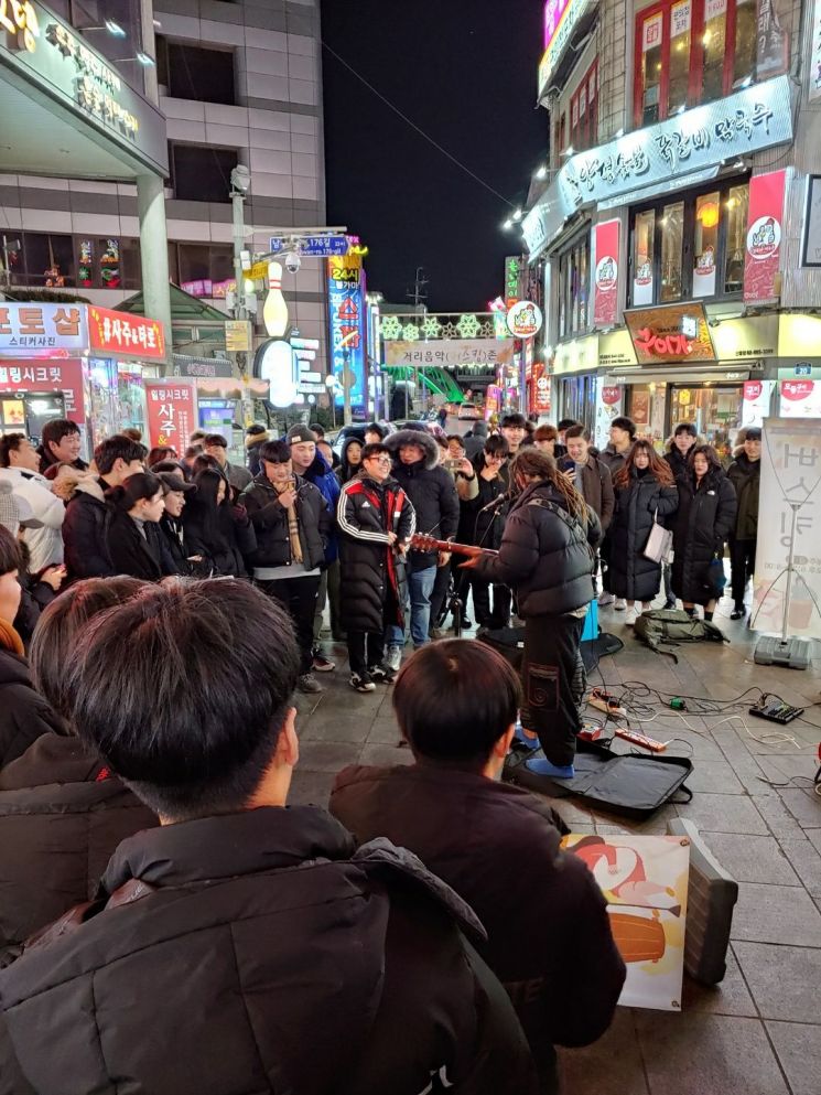 지난해 진행된 서원동 상점가 버스킹