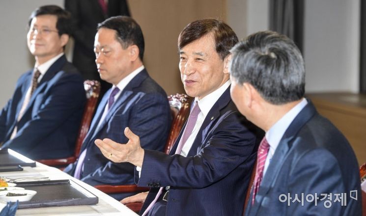 [포토] 환하게 웃는 이주열 한국은행 총재