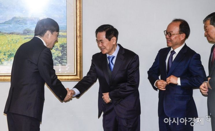 [포토] 수출 주력산업 점검 나선 이주열 총재