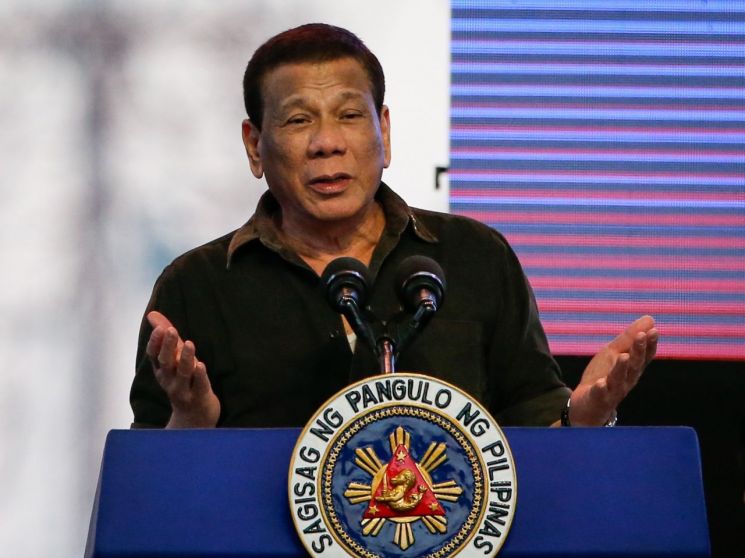 "필리핀은 쓰레기 처리장이 아니다" 