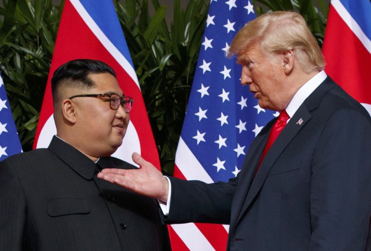 김정은 북한 국무위원장(왼쪽)과 도널드 트럼프 미국 대통령 [이미지출처=AP연합뉴스]