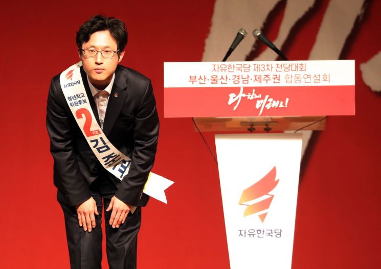 '비판여론 의식?' 차분해진 한국당 연설회…黃·吳·金 '총선승리' 구애(종합)