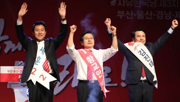 황교안, 한국당 지지층 지지율 60.7% 1위…金 2위, 吳 3위