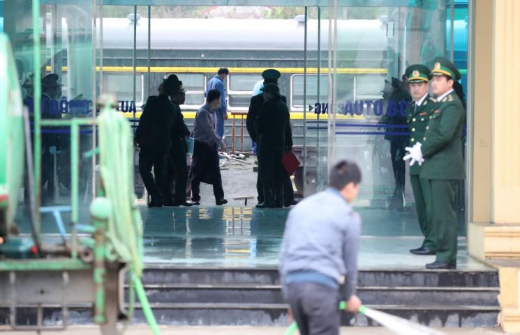 베트남 동당역 임시폐쇄…김정은 특급열차 맞이 준비